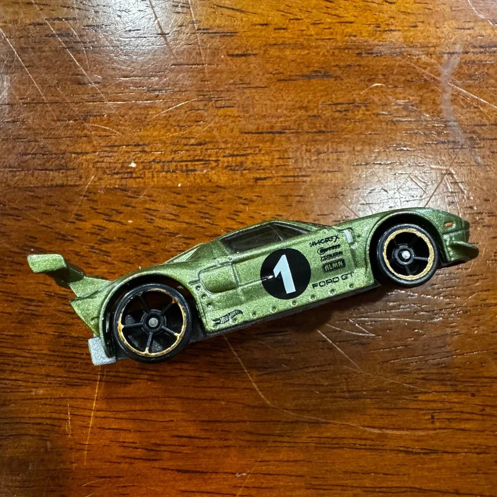 Hot Wheels Ford GT LM Metallic Green Black Stripes‎ Number 1 Race Car DHR73 K52